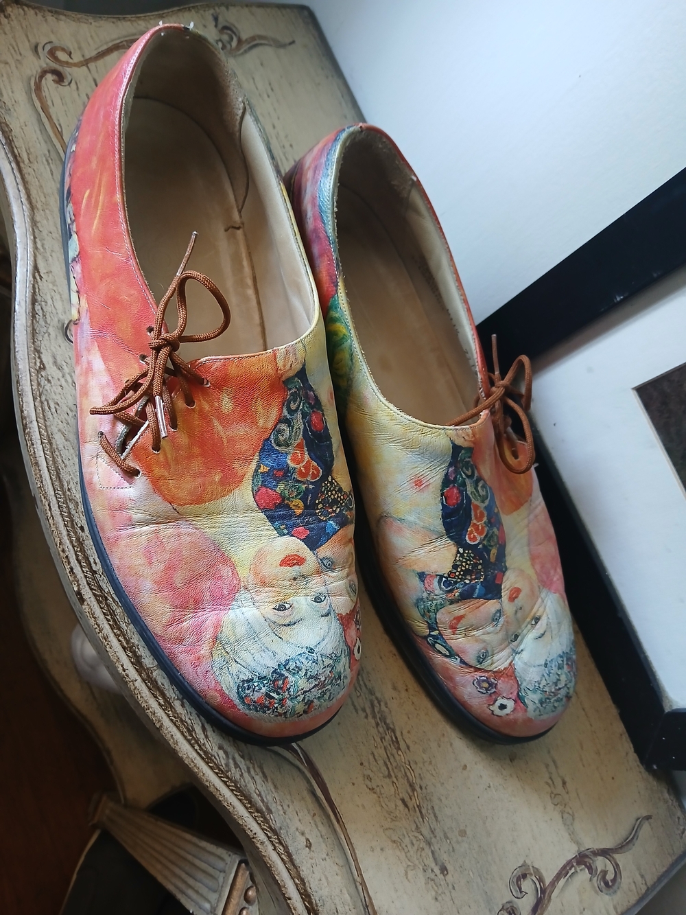 ICON Multicolor Painted Leather Lace-Up Flats